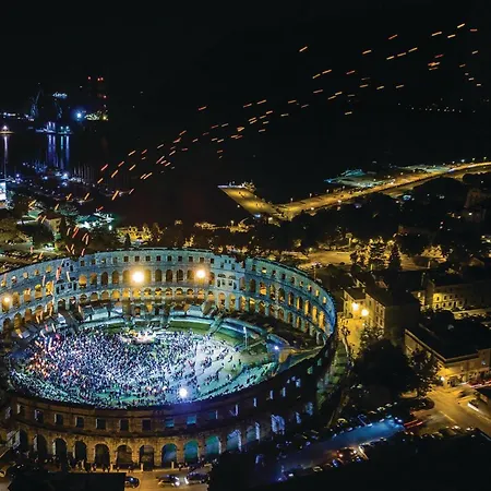 Апартаменты Amazing In Pula With Wifi *