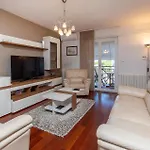 Lovely In With House Sea View