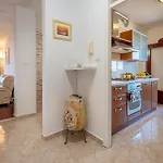 Lovely In With House Sea View Apartment Pula