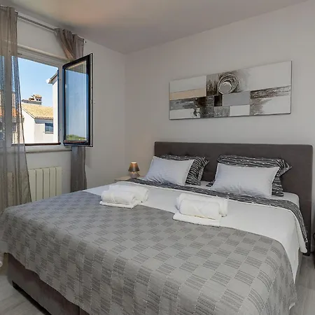 Appartamento Amazing In Pula With Wifi