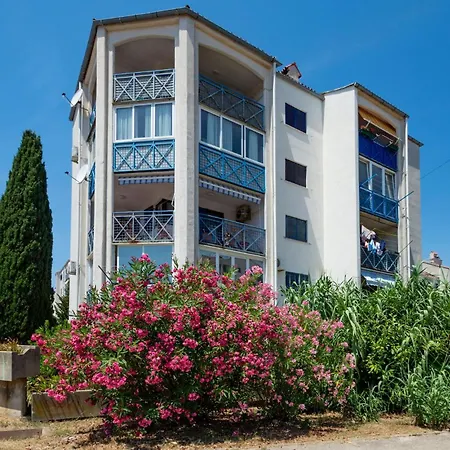 Apartment Amazing In Pula With Wifi Pula