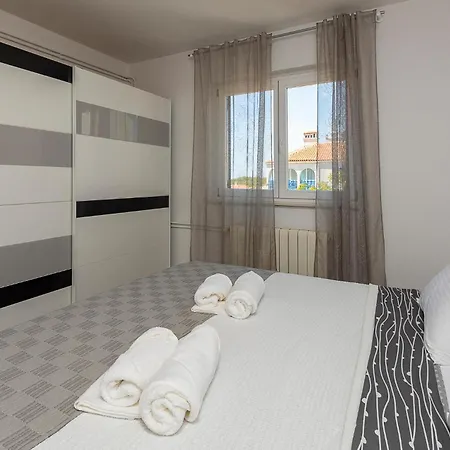 Amazing In Pula With Wifi * Pola