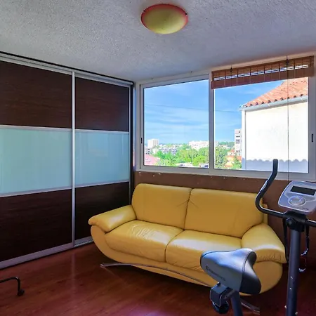 Apartment Lovely In With House Sea View