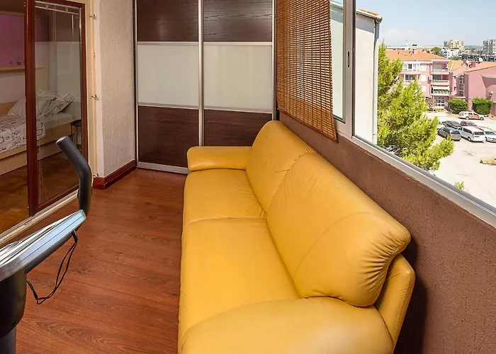 Appartement Amazing In With Wifi Pula